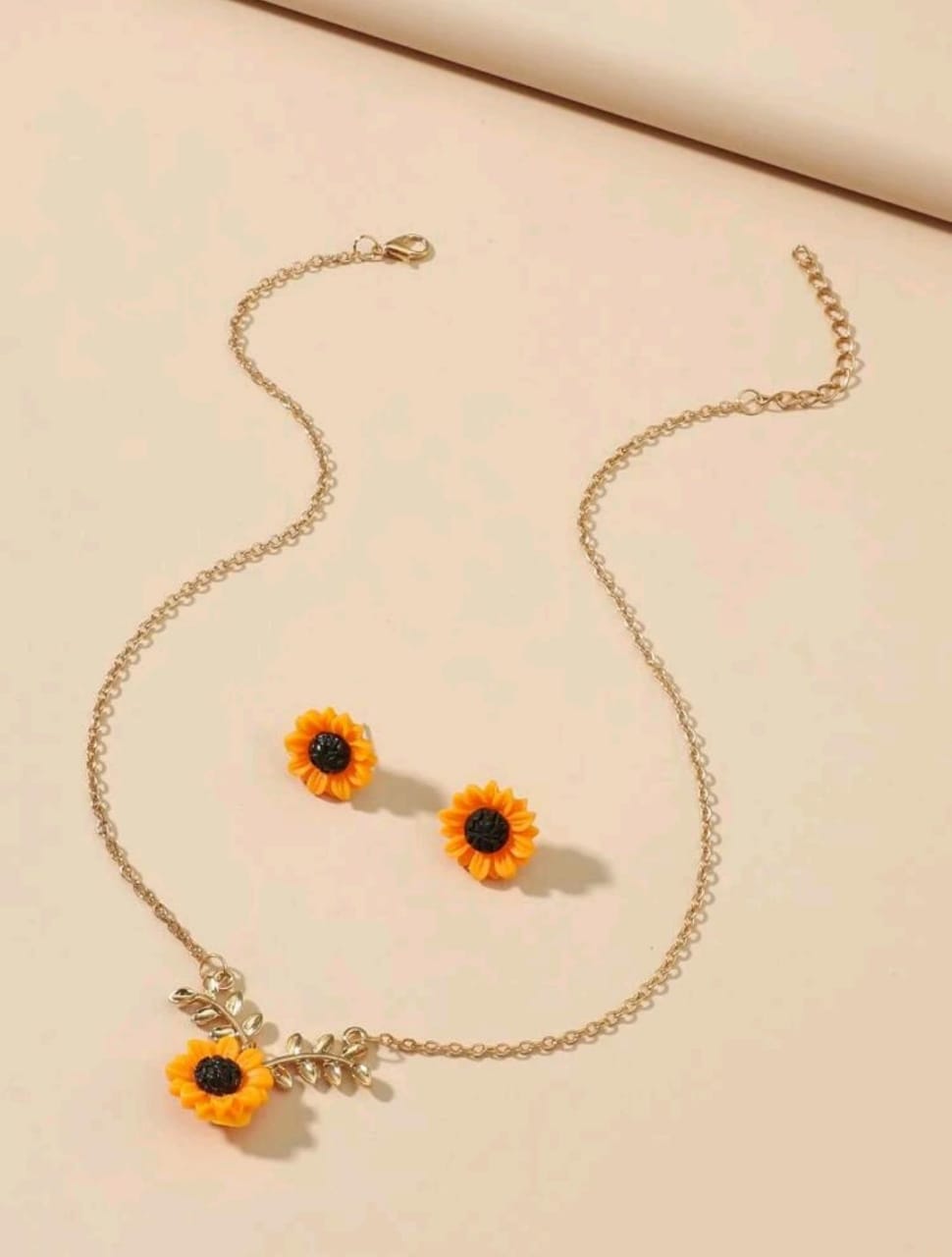 1pair Sunflower Design Earrings & 1pc Necklace