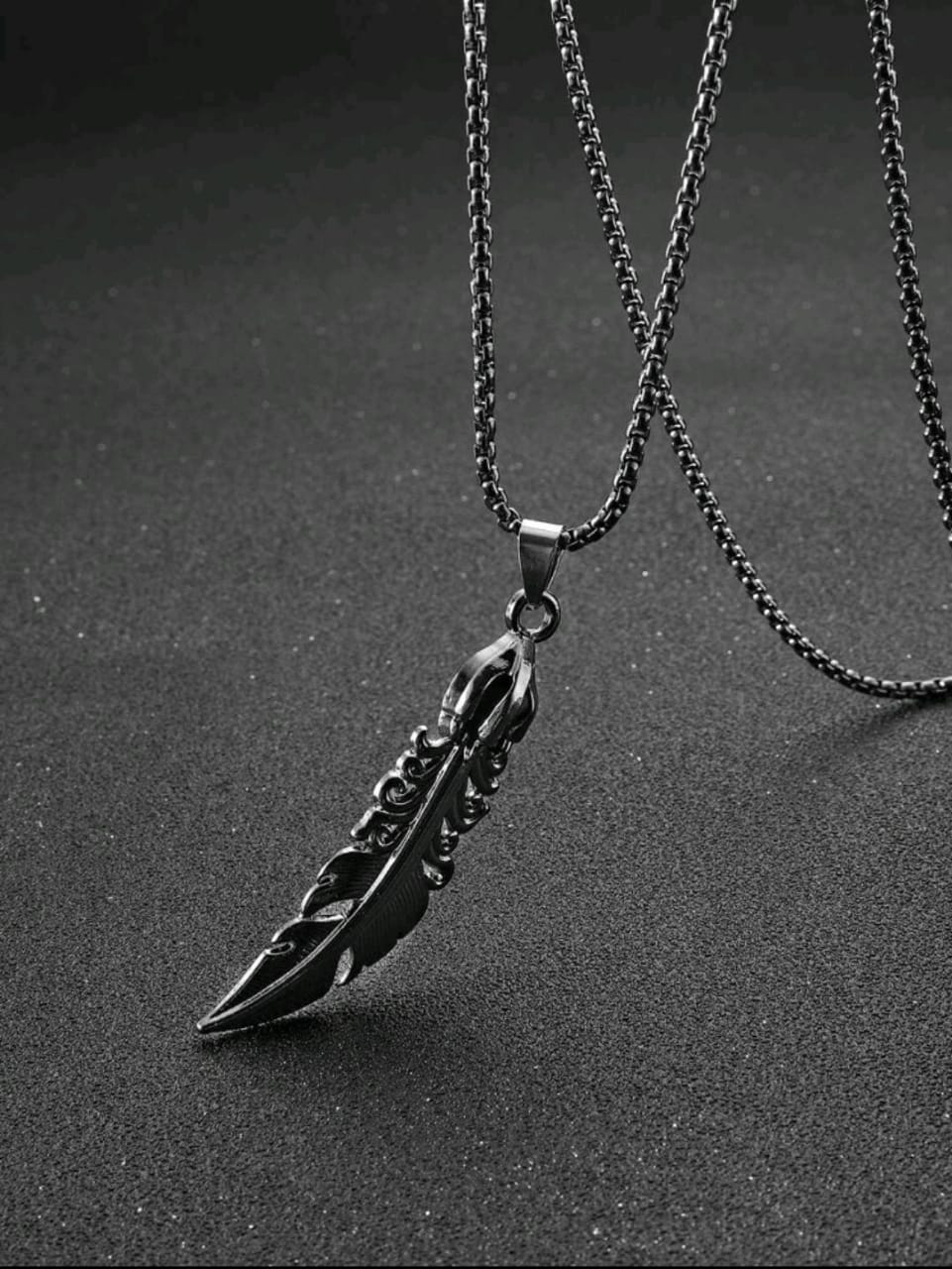 Fashionable and Popular Men Feather Pendant Necklace  for a Stylish Look