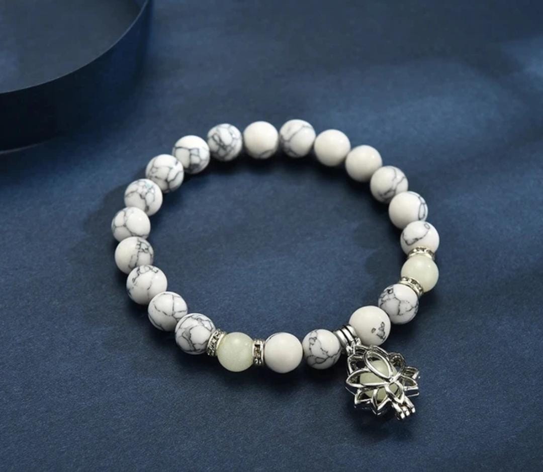 Luminous White Howlite Lotus Charm Bracelet For Women