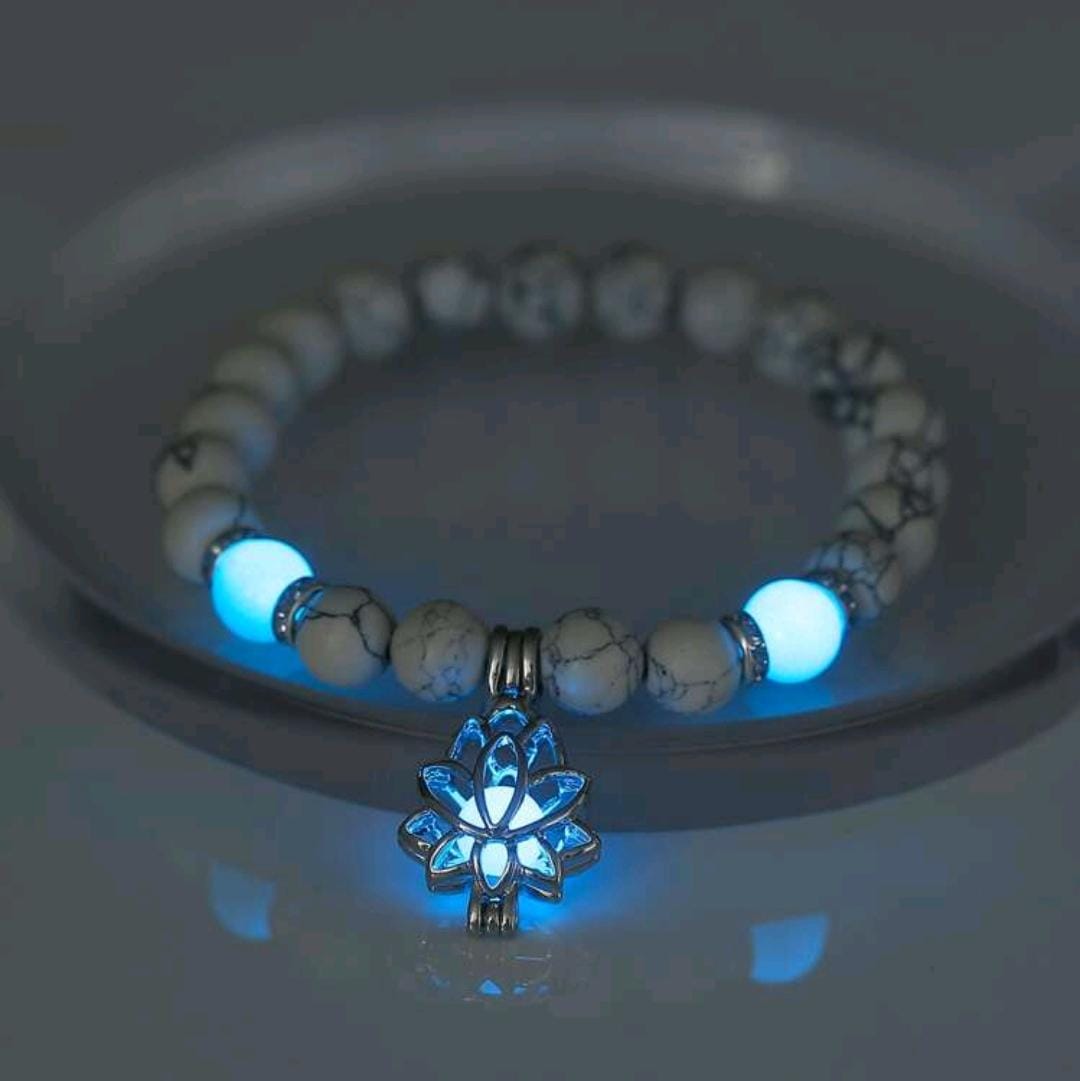 Luminous White Howlite Lotus Charm Bracelet For Women